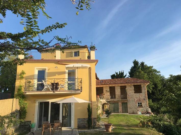 Appartamento per 6 persone, con giardino e piscina nonché panorama, con animali domestici in Ovada