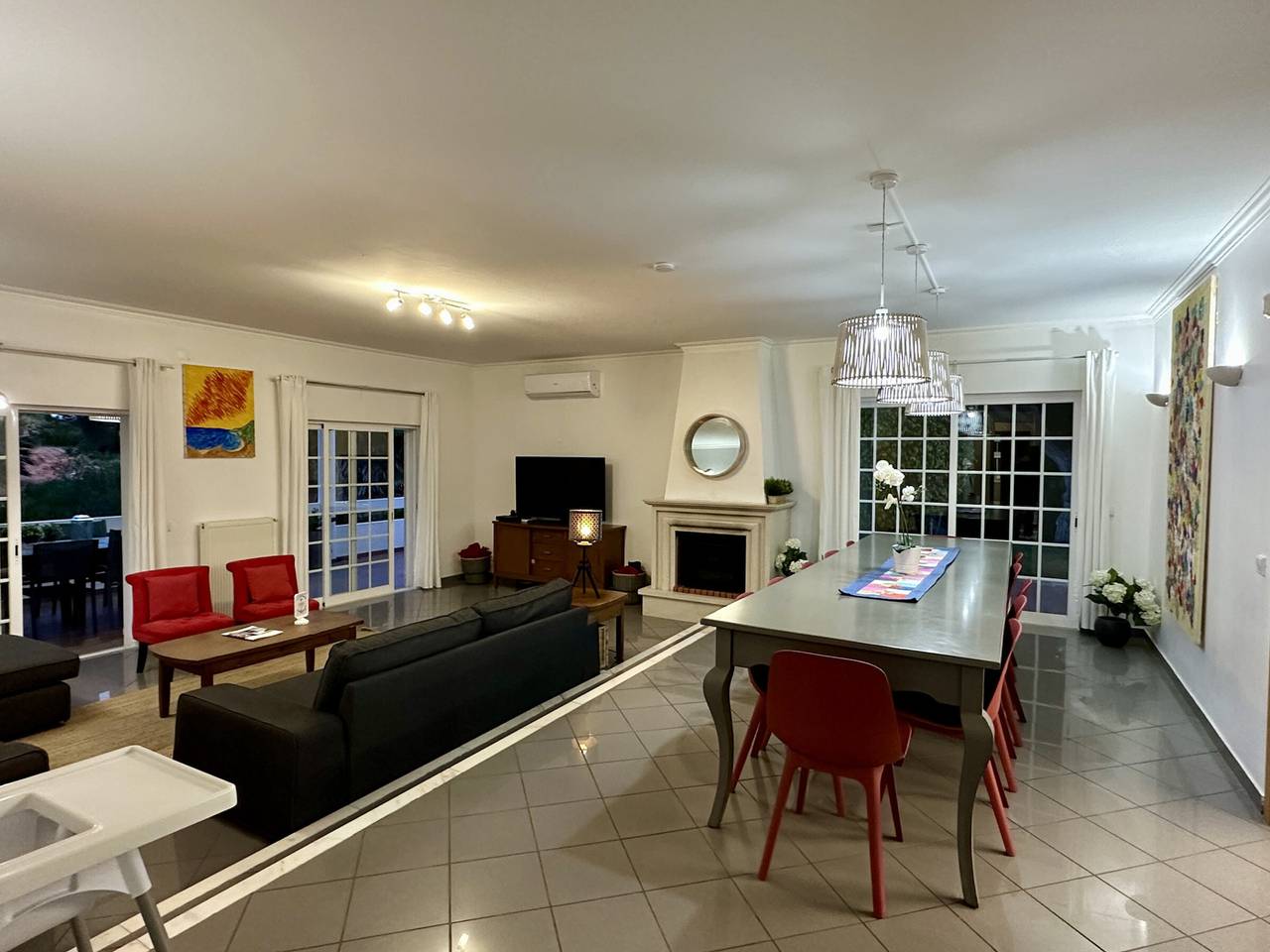 Spacious 6-bedroom villa in Quarteira with garden and pool in Quarteira, Faro District