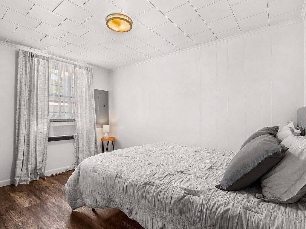 Pleasure Point Place Waterfront Cottage in Toledo Bend Reservoir