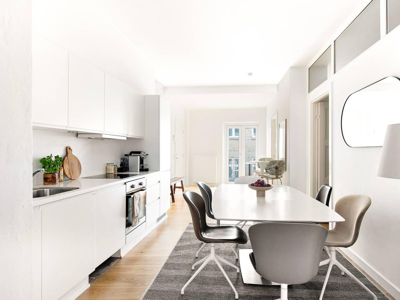 Entire apartment, Leaves 1 - Charming Ap for 8 persons in Central Copenhagen in Copenhagen City, Copenhagen