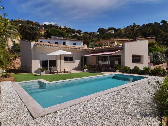 Location de vacances pour 8 personnes, avec jardin et piscine à Santa Cristina d'Aro - 3