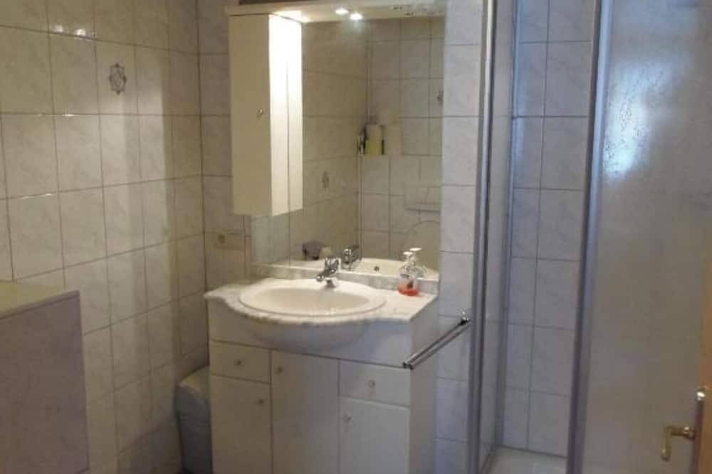 Schattaugut : Apartment with Garden View in Eben im Pongau, Tennengau