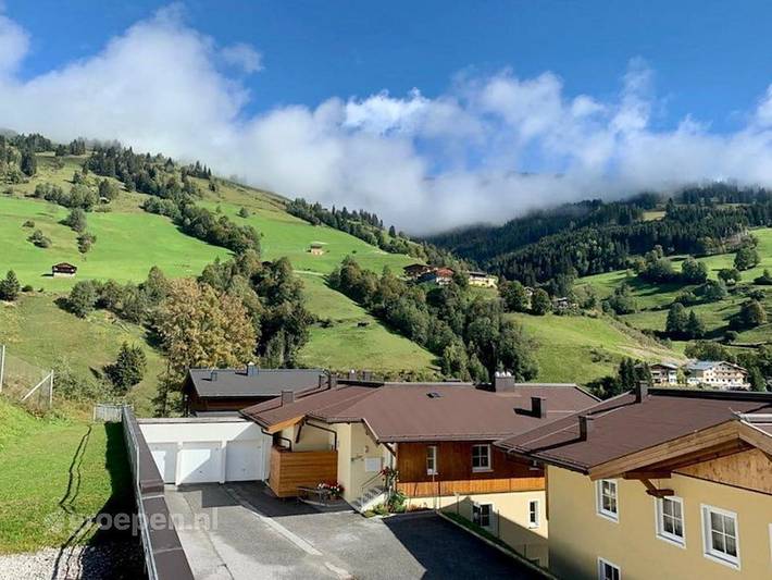 Ferienhaus für 8 Personen, mit Terrasse und Sauna sowie Balkon/Terrasse
