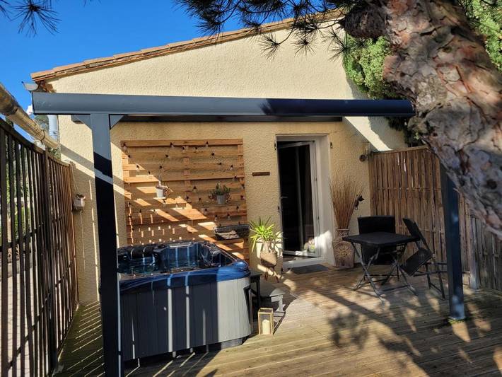 Chambre d’hôte pour 2 personnes, avec terrasse ainsi que jacuzzi et jardin à Malves-en-Minervois