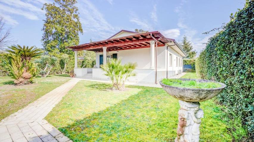 Villa für 7 Personen, mit Garten in Forte dei Marmi