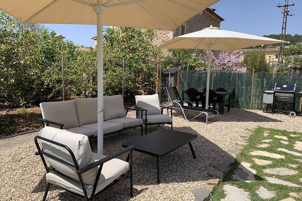 Bonita casa con piscina y barbacoa. Playa a 3 kms. Centro Sóller a 800 metros. in L'Horta, Sóller