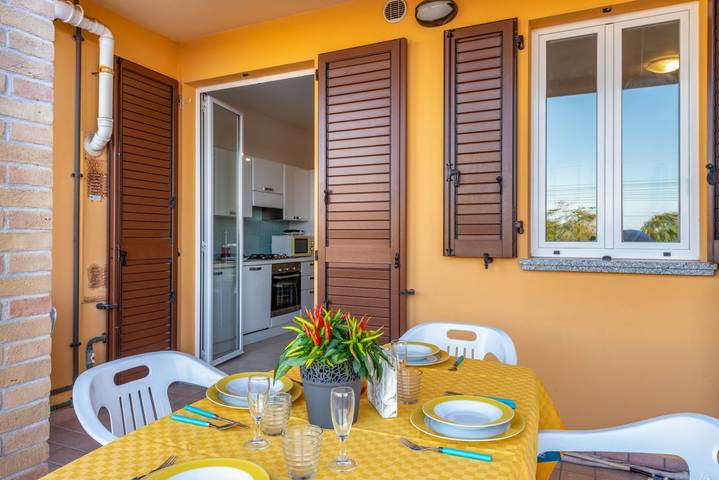 Appartamento intero, Guesthost - New! Apt 5 min from the sea with Terrace & Parking in Marotta, Mondolfo (Comune)