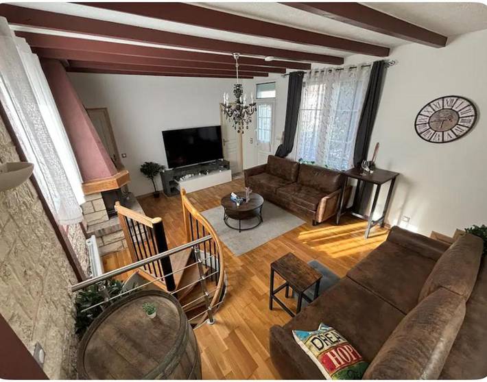 Location de vacances pour 30 personnes, avec terrasse et jardin, animaux acceptés à Bagneux - 2