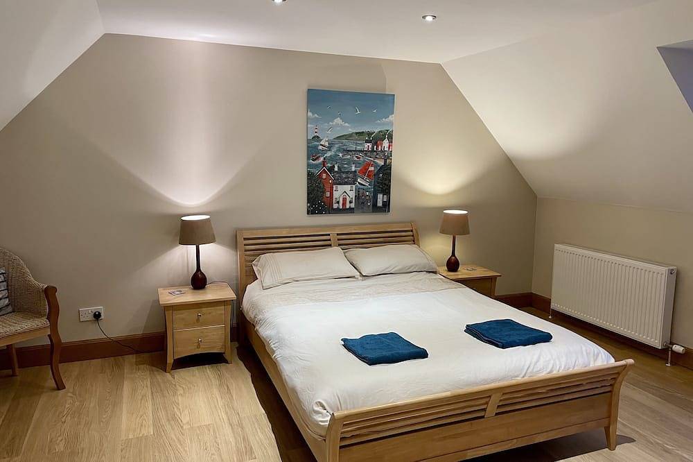 Modern Fisherman's Cottage with Stunning Uninterrupted Views of the Moray Firth in Findochty, Moray