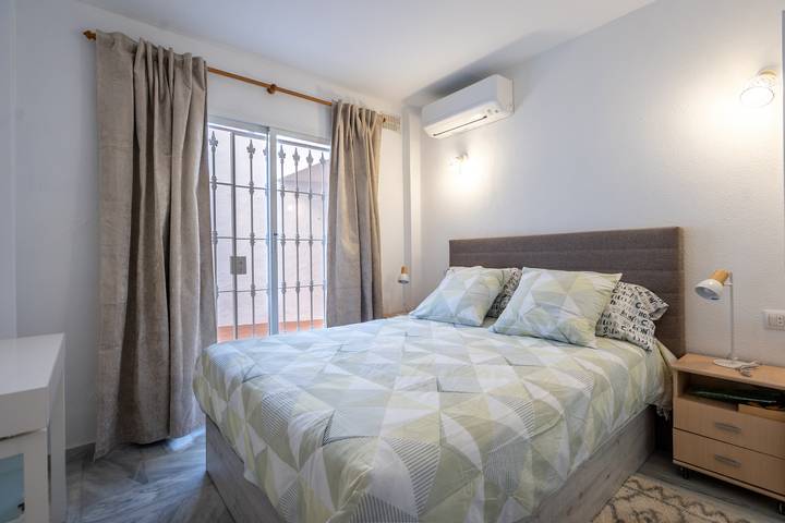 Gîte pour 5 personnes, avec vue sur l’océan ainsi que balcon et piscine, adapté aux familles à Benalmádena - 2