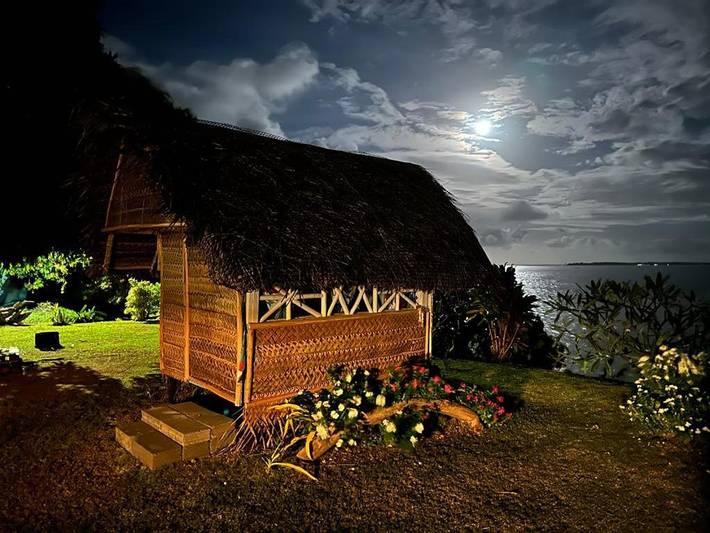 Bungalow per 2 persone, con panorama e giardino nonché terrazza, con animali domestici in Polinesia Francese