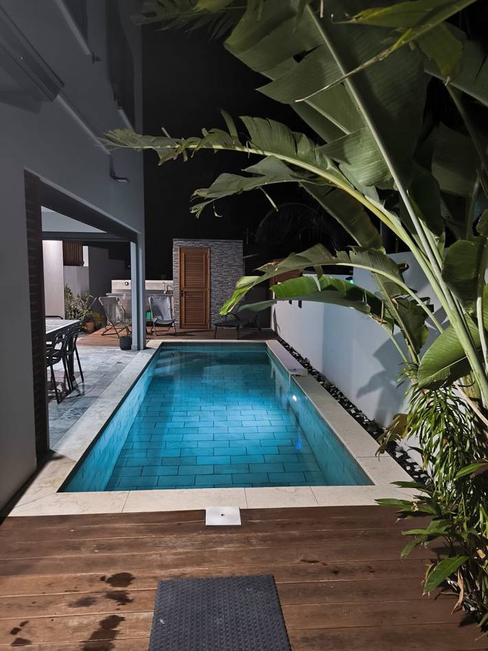 Villa pour 8 personnes, avec jardin ainsi que balcon et piscine sur l' Île de la Réunion