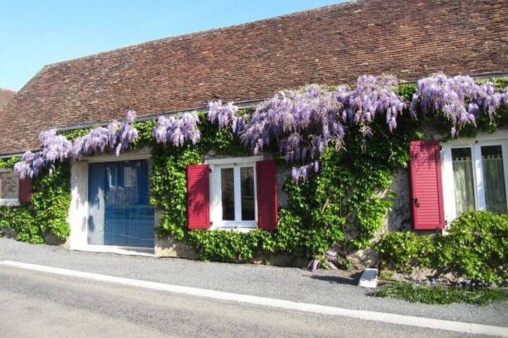 Gîte pour 4 personnes, avec terrasse et jardin à Savignac-Lédrier