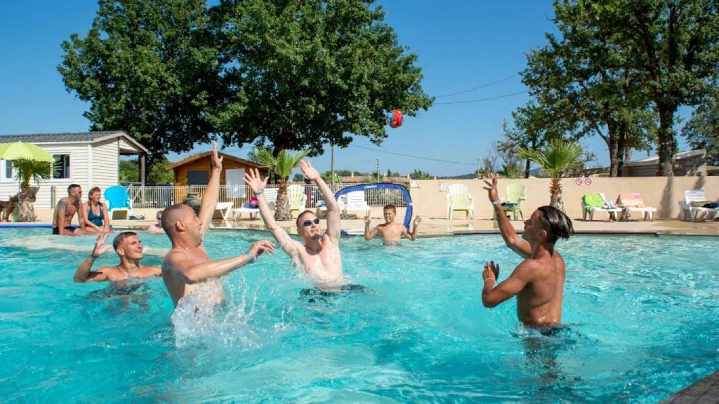Zecamping 4 étoiles animé espace aquatique 4km plage locatif Tv 20m2 in Grimaud, Côte méditerranéenne (France)
