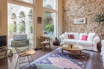 Gîte pour 4 personnes, avec jardin à Claviers