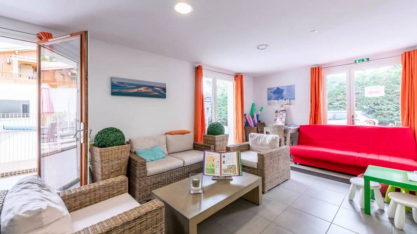 Gîte pour 8 personnes, avec terrasse ainsi que piscine et sauna dans Plage Moutchic - 2
