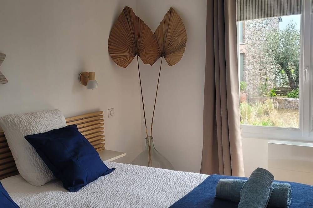 Large, comfortable house with enclosed garden, 5 minutes from Les Sables d'Or beach in Plurien, Côte d’Émeraude