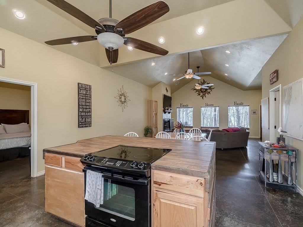 Buchen Sie Jetzt Eine Reise F��R 18 Familien Und Freunde. Waterfront W / Outdoor Kamin! in Lake Texoma