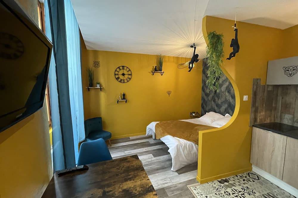 Entire apartment, Jungle Room in Romans-sur-Isère, Valence region