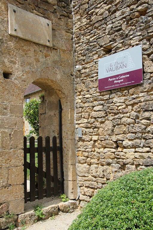 Au Porche Vauban - La salle de garde in Fontenay-près-Vézelay, Parc naturel régional du Morvan