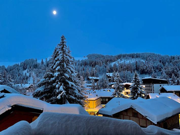 Appartement entier, Appartement « La Zoca » avec vue sur la montagne et balcon in Madesimo (Village), Madesimo