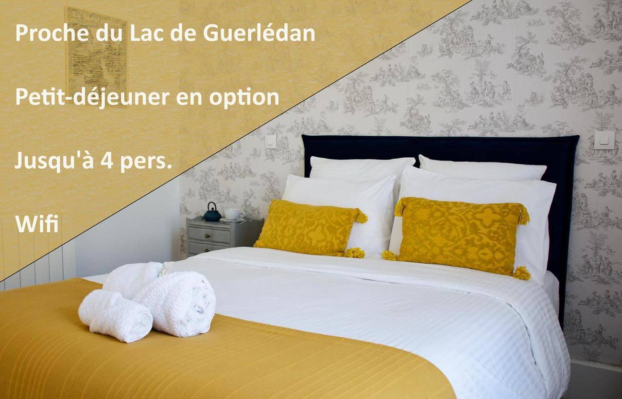 Double Room with Lake View in Caurel, Région de Guingamp
