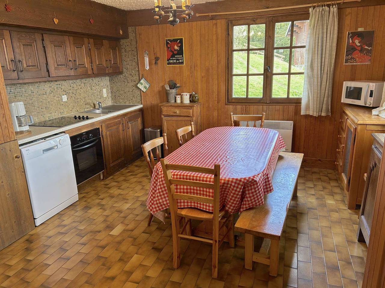 Ganze Wohnung, Gemütliche 3-Zimmer-Wohnung für 8 Personen, südseitige Lage, nahe Zentrum, 2* ausgezeichnet in Les Saisies, Albertville und Umgebung