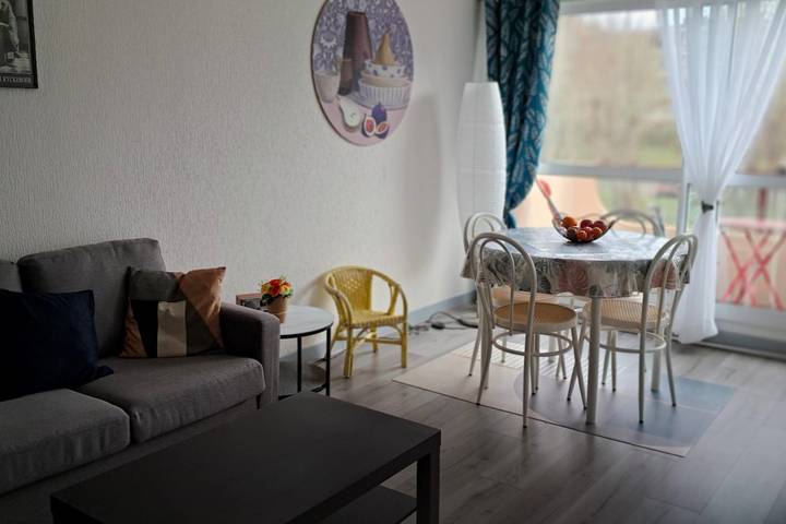 Ganze Wohnung, Ferienwohnung für 3 Personen mit Balkon in Villers-sur-Mer, Lisieux und Umgebung