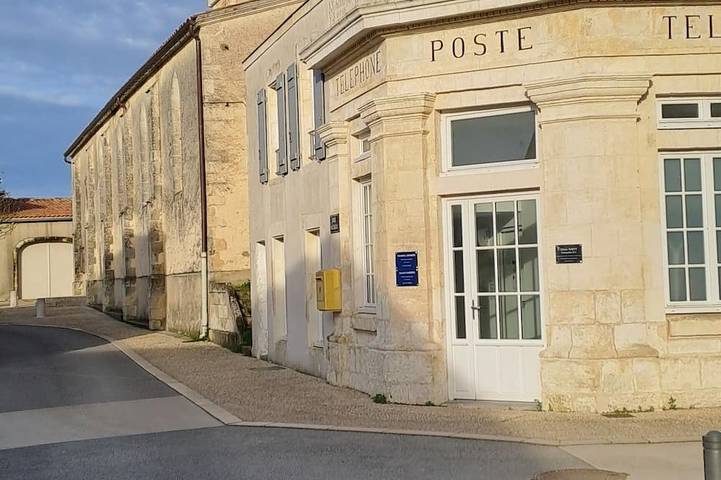 Location de vacances pour 12 personnes à Thairé