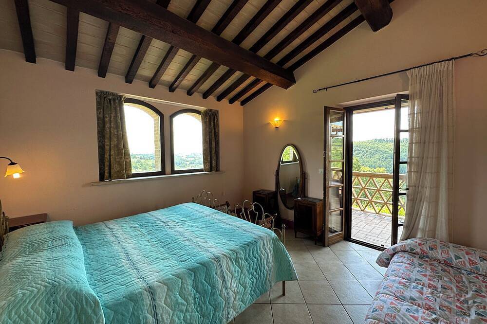 Lovely Country House For Families And Friends With Reserved Pool in Gualdo Cattaneo, Perugia Provinz
