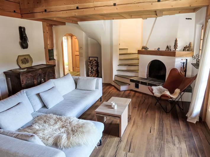 Ferienhaus für 7 Personen, mit Balkon und Sauna sowie Ausblick und Garten in Laax