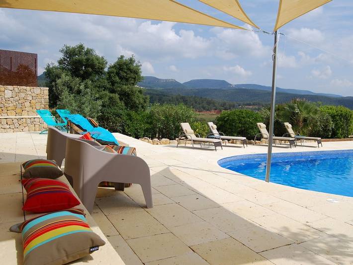 Apartamento vacacional con 2 dormitorios. in Torrellas de Foix, Interior de Barcelona