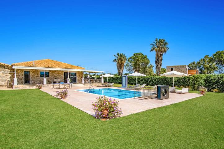 Villa για 4 άτομα, με κήπο στις Αλυκές
