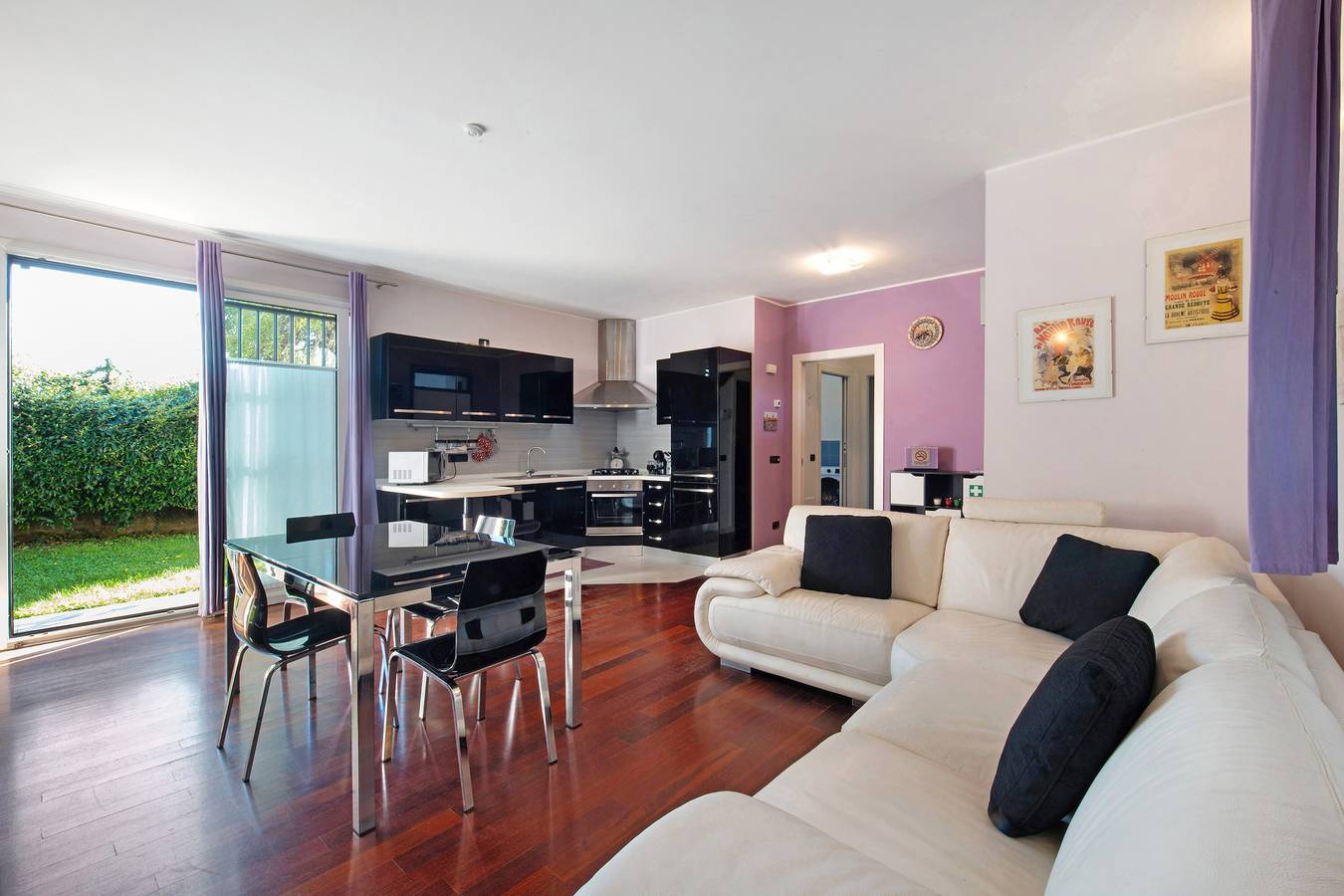 Holiday Home 'Dreams To Lake Como' with Private Garden and Wi-Fi in Senna Comasco, Brianza