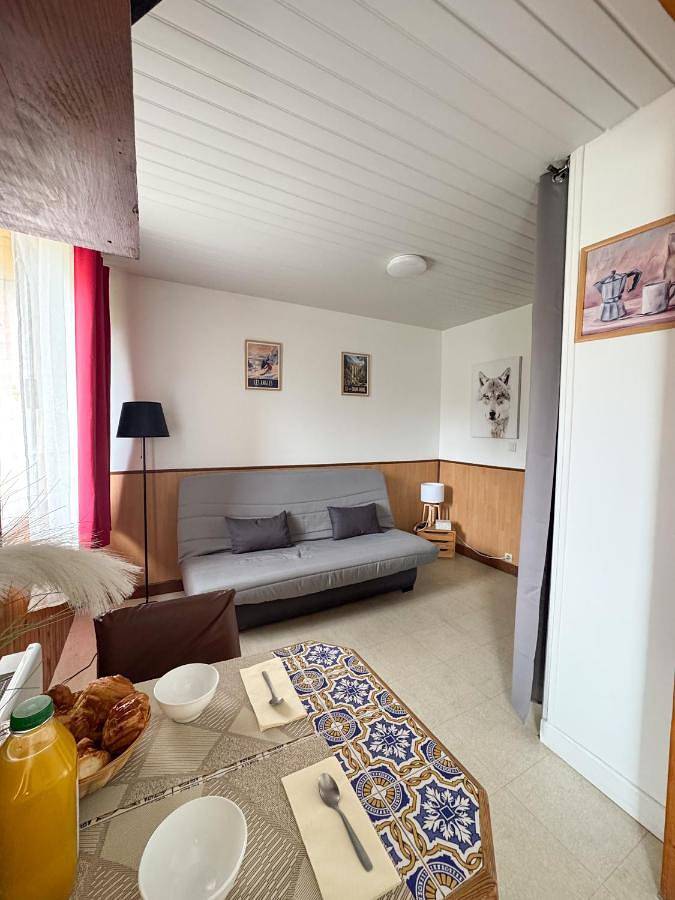 Gîte pour 2 personnes, avec vue dans La Quillane