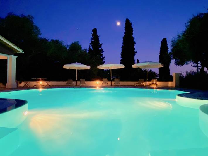 Villa mit pool für 14 Personen, mit Garten auf Korfu - 4