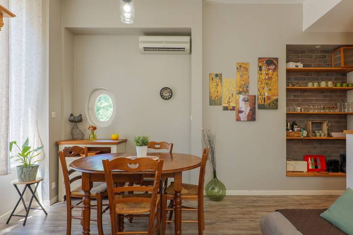 Entire apartment, Cosy Retreat “Parenthèse Cosy near the Thermal Baths” with Wi-Fi and Air Conditioning in Vals-les-Bains, Parc naturel régional des Monts d'Ardèche