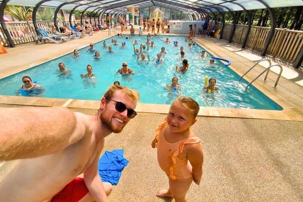 Camping 4 étoiles - Piscine in Hourtin, Parc naturel régional du Médoc
