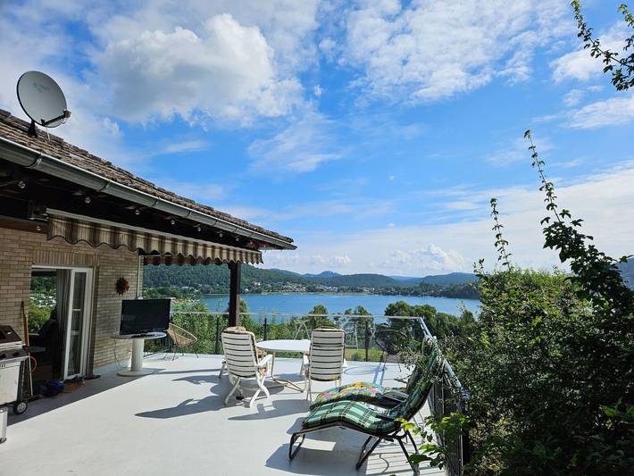 Ferienhaus für 5 Personen, mit Balkon und Terrasse sowie Garten und Seeblick in Hessen