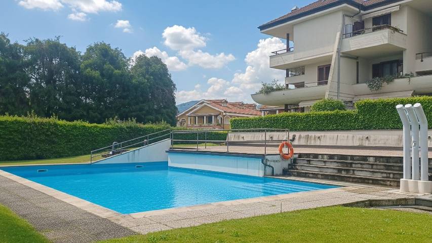 Ferienhaus für 2 Personen, mit Seeblick und Pool sowie Garten am Lago Maggiore