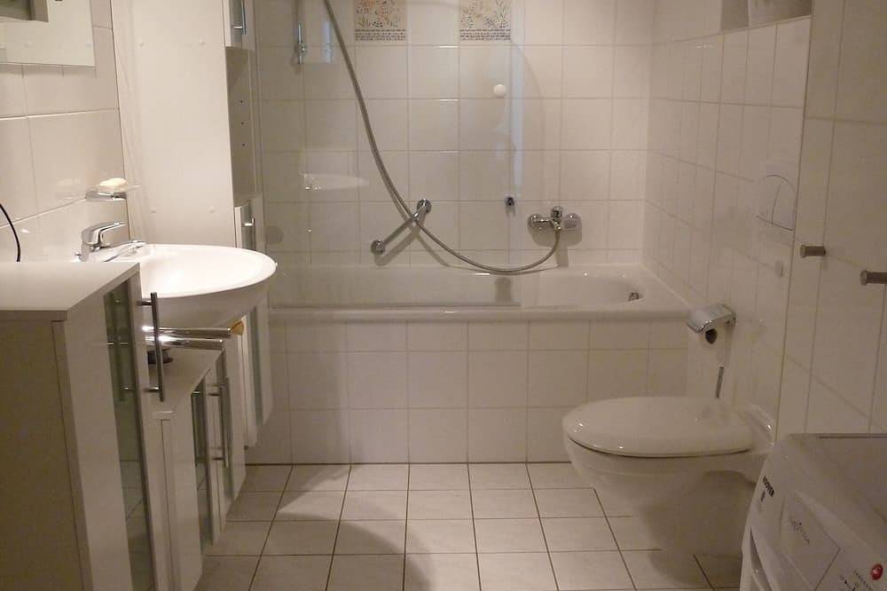 Ganze Wohnung, Helle und freundliche Ferienwohnung mit komfortabler Ausstattung in Strandnähe. in Barendorf, Dassow