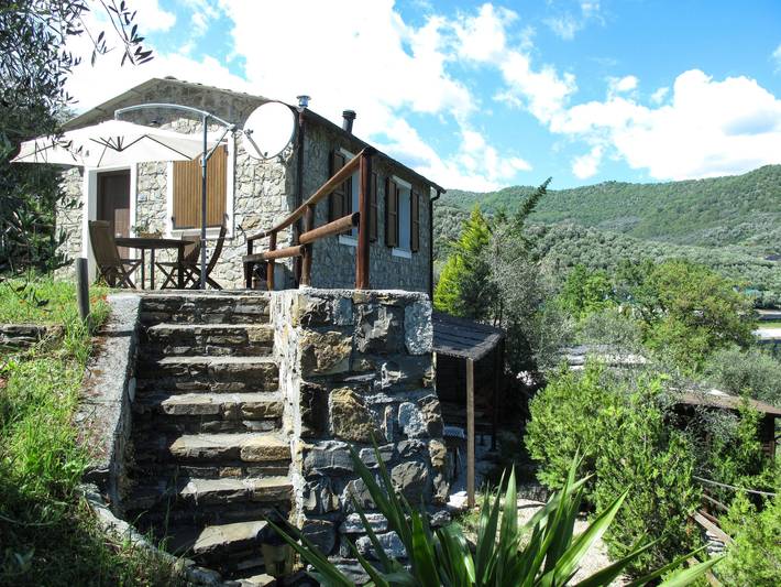 Bungalow für 3 Personen, mit Terrasse und Garten sowie Ausblick in Ligurien
