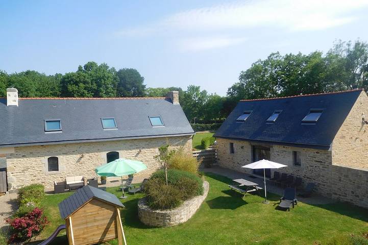 Gîte pour 10 personnes, avec terrasse et jardin
