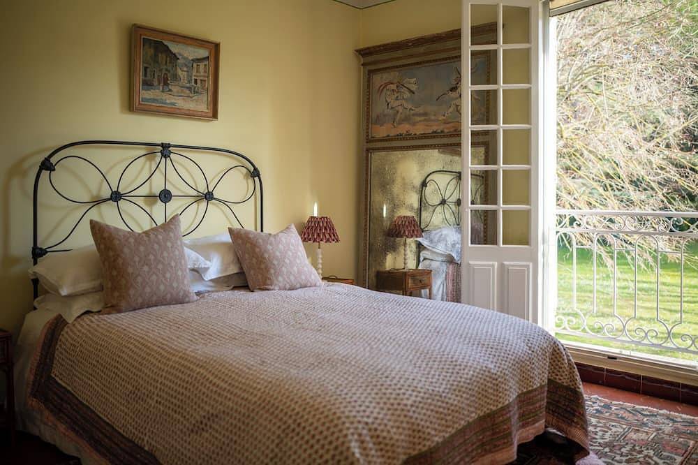 Stunning 7 bedroom Villa with pool in Provence, in the South of France.  in Barbentane, Region de Arles