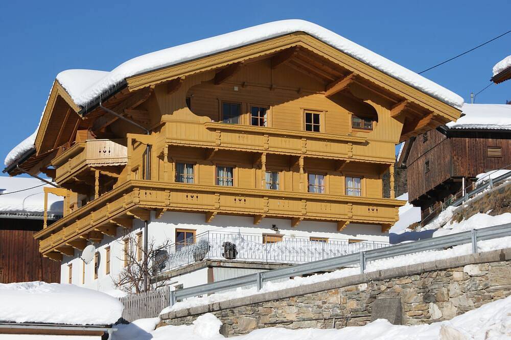 Ganze Wohnung, Ausblick auf die Zillertaler Bergwelt , nähe Skigebiet in Tuxer Alpen, Hippach