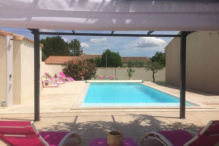 Maison de vacances pour 8 personnes, avec jardin et terrasse à Uzès