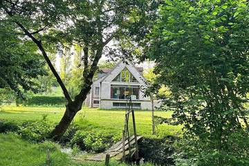 Gîte pour 10 personnes, avec balcon ainsi que jardin et jacuzzi, animaux acceptés à Saint-Ouen-les-Vignes