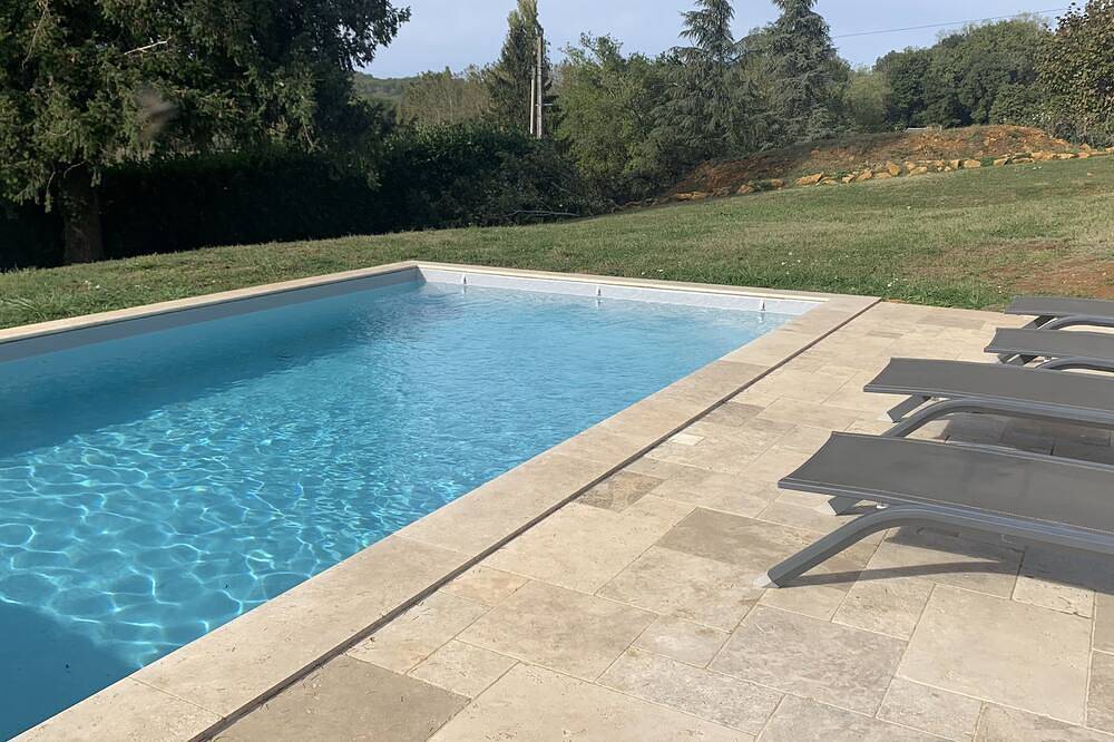 Jolie maison en Dordogne avec Piscine 8/4 et terrain de 4500m privative. in Carsac-Aillac, Périgord Noir
