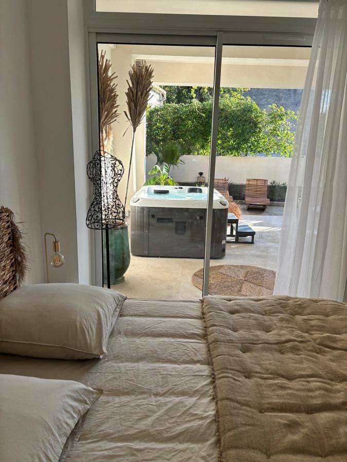 Gîte pour 2 personnes, avec jacuzzi et jardin à Quissac - 2