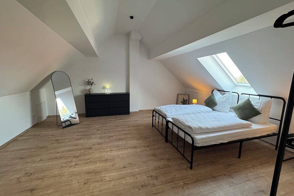 Ganze Wohnung, Moderne Ferienwohnung nahe Basel mit Wlan & Parkplatz in Neuenburg am Rhein, Südschwarzwald
